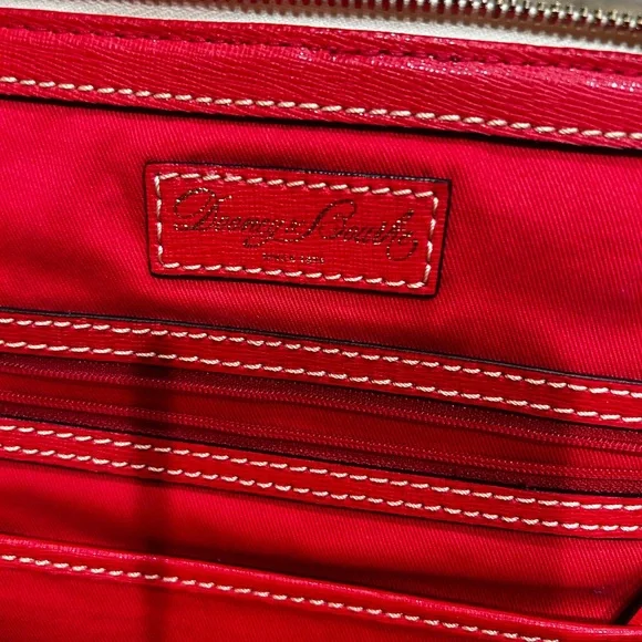 ❤️🩷Dooney & Bourke Hearts zip satchel Gently Used🩷❤️ - Picture 5 of 6